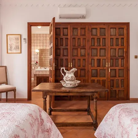 וילה Elvira, Exclusive Pool And Gardens In The Heart Of