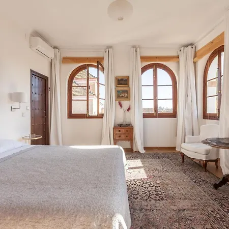 Elvira, Exclusive Pool And Gardens In The Heart Of * סביליה